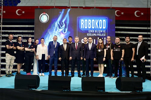 Geleceğin Teknolojileri, İzmir Bilişim ve Kodlama Şenliği ROBOKOD ile Tanıtıldı